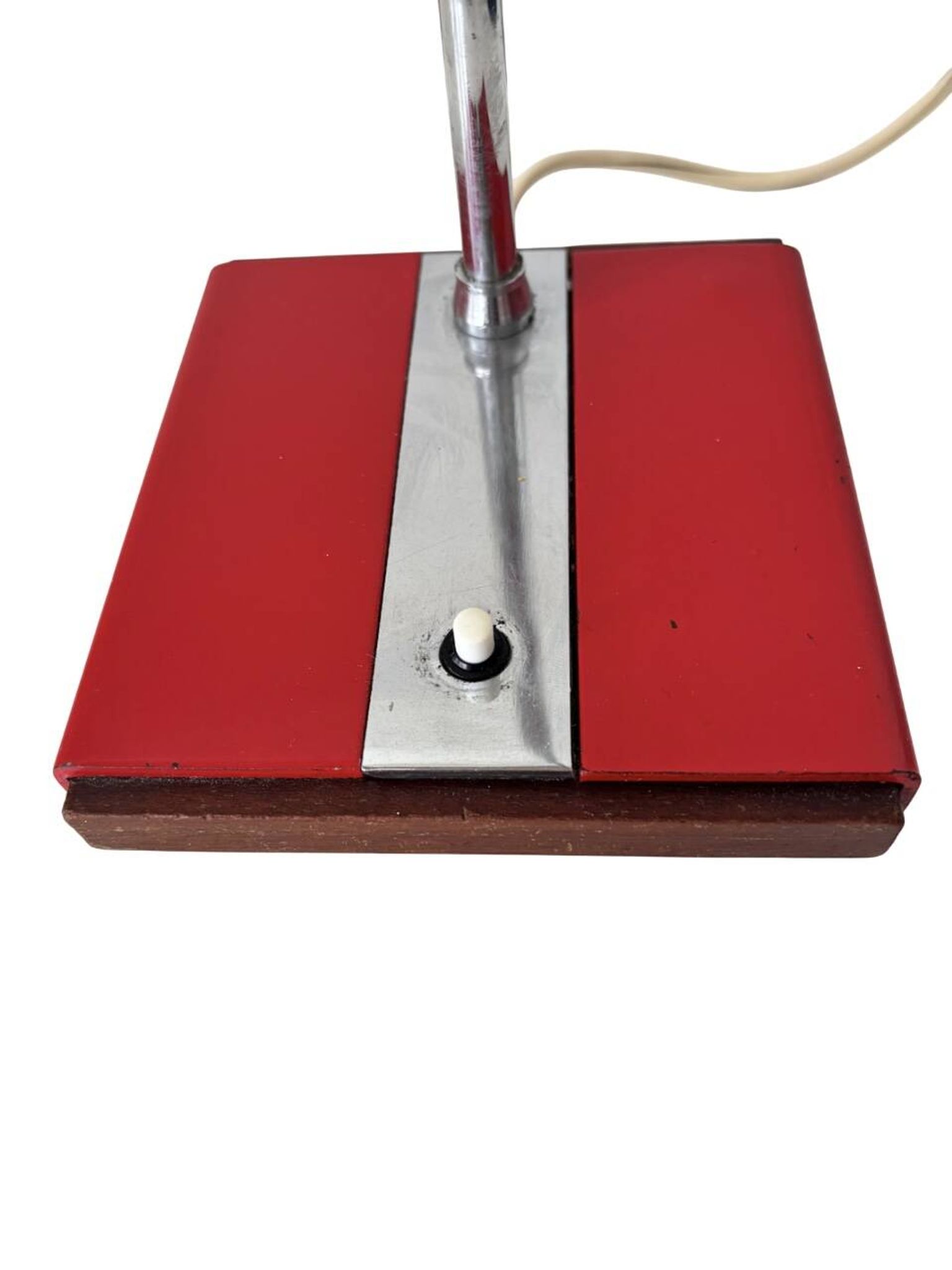 Italian desk lamp in wood and metal from the 1960s.