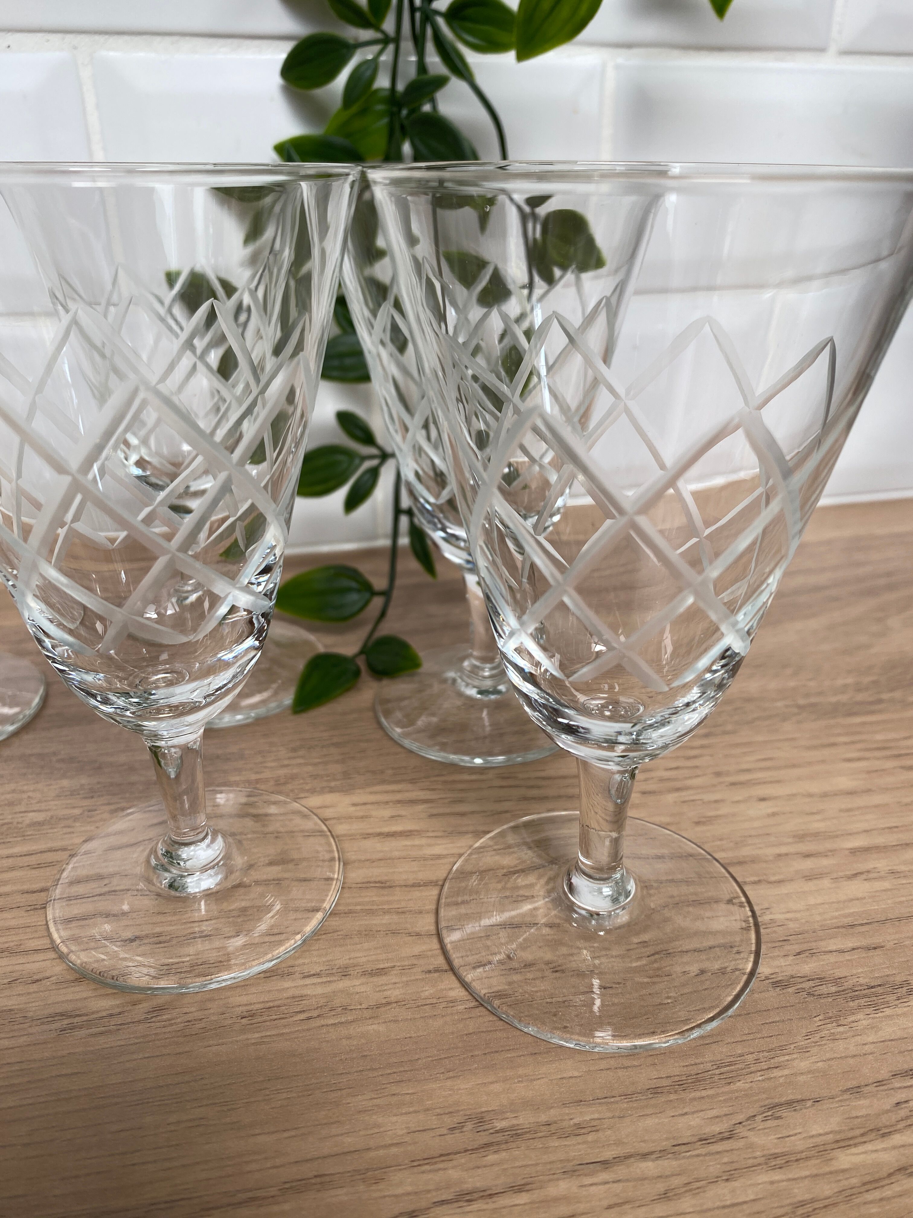 Set of 6 wine glasses