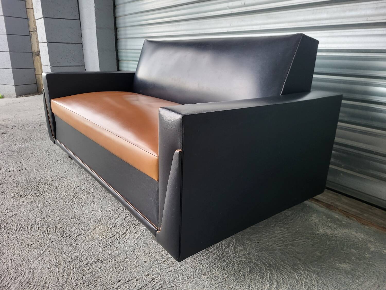 Authentic Vintage sofa bed sofa bed bench in very good condition