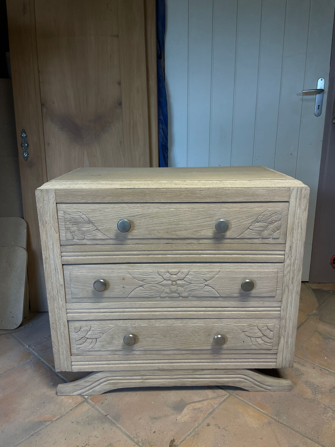 Oak airbrushed chest of drawers – 1930s – 3 drawers