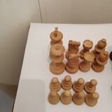 Box of 32 boxwood chess pawns