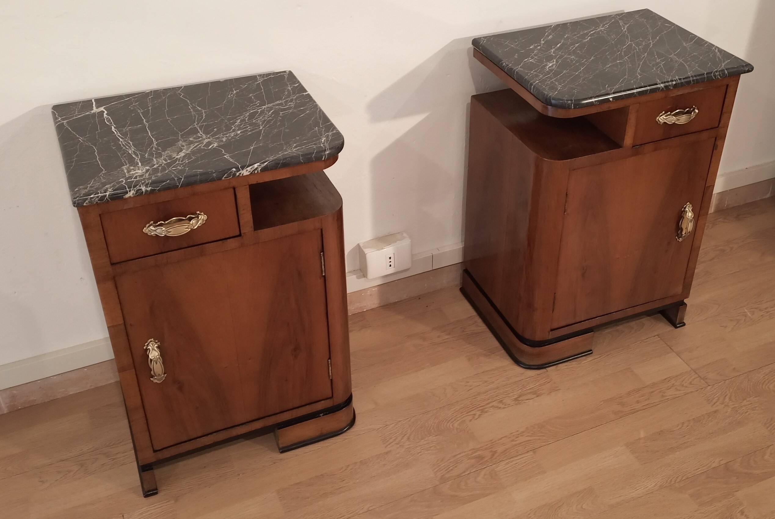 Art Deco Italian Bedside Tables in Walnut, Set of 2
