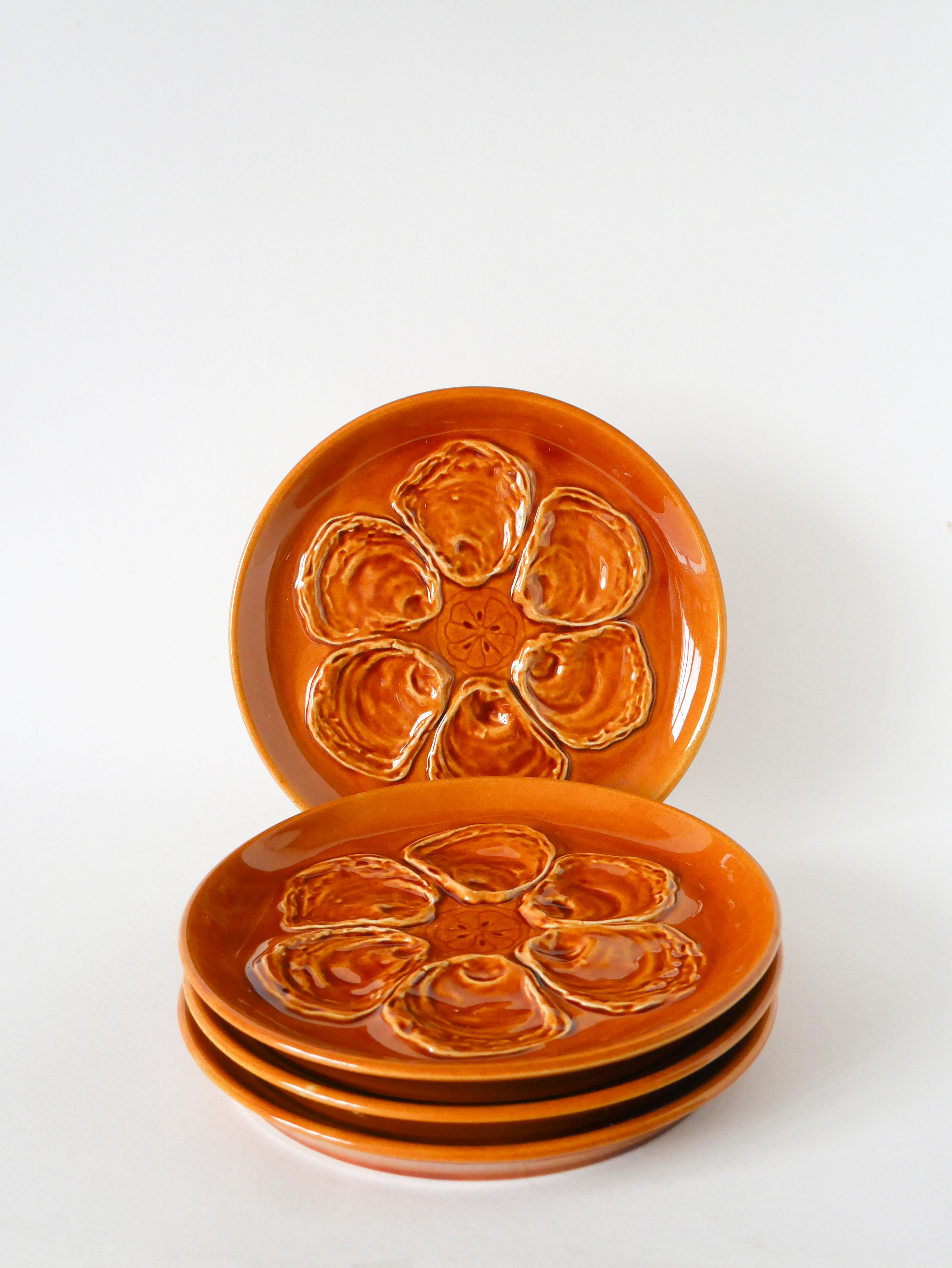 Set of 4 oyster plates in majolica, Mustard Yellow, 1970.