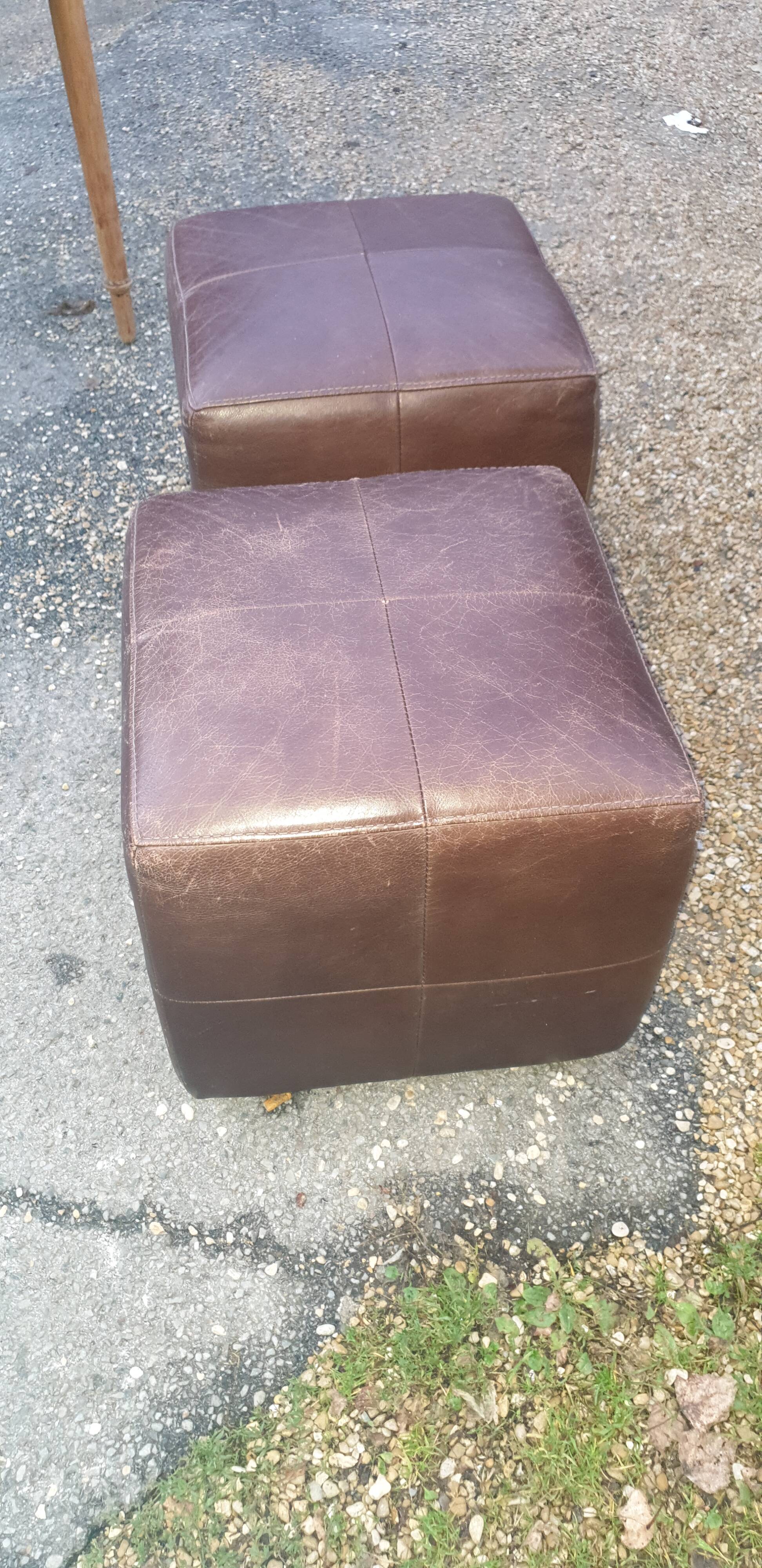 Poufs cuir