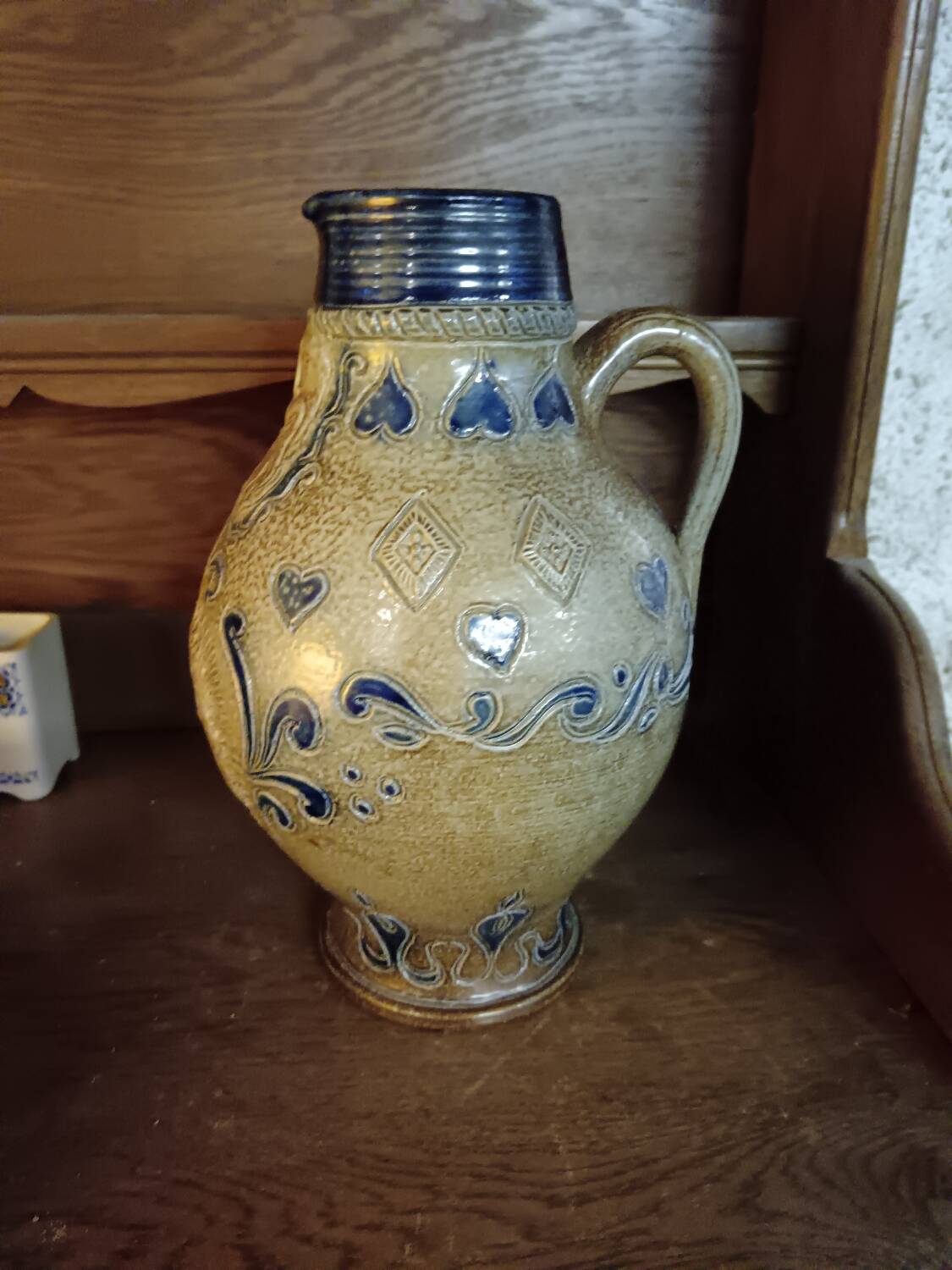Ceramic pitcher/jug with Roger Guerin coat of arms.