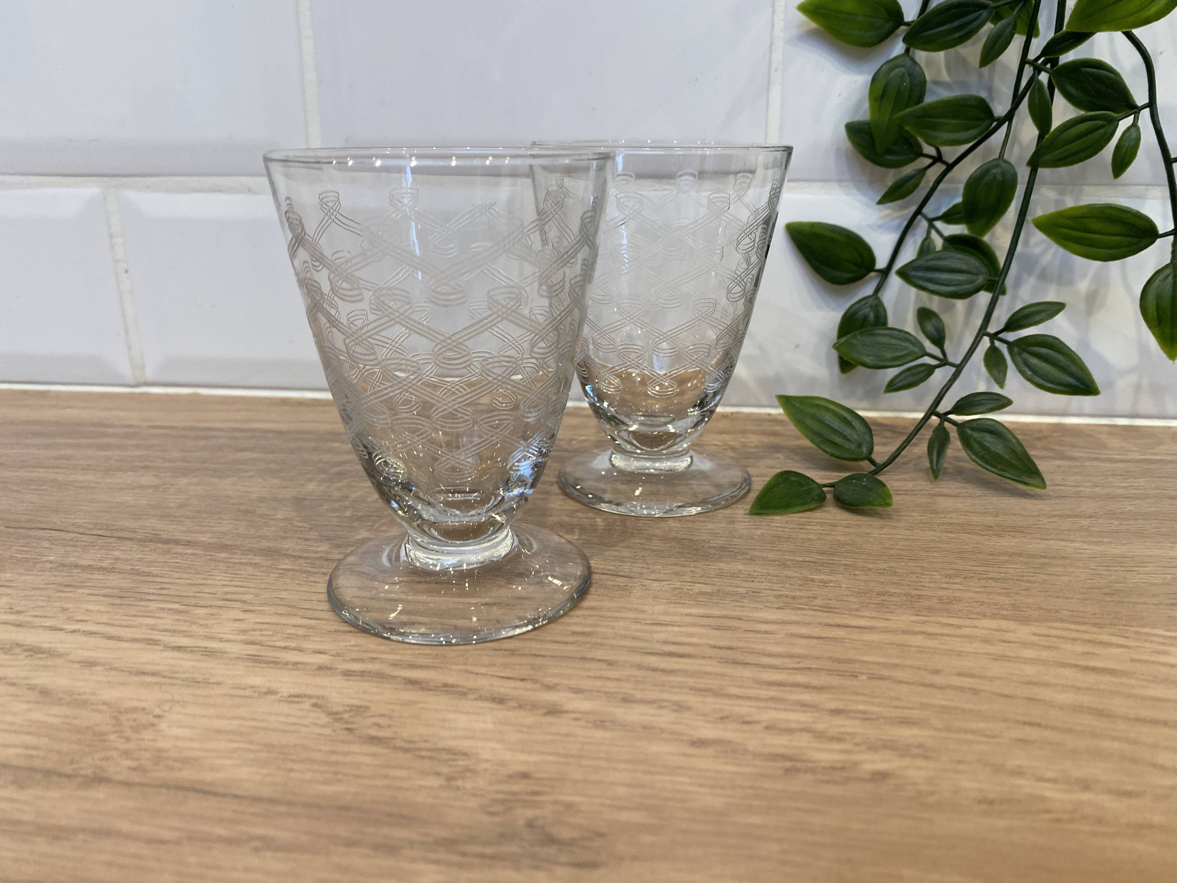 Set de 2 verres à vin en verre gravé