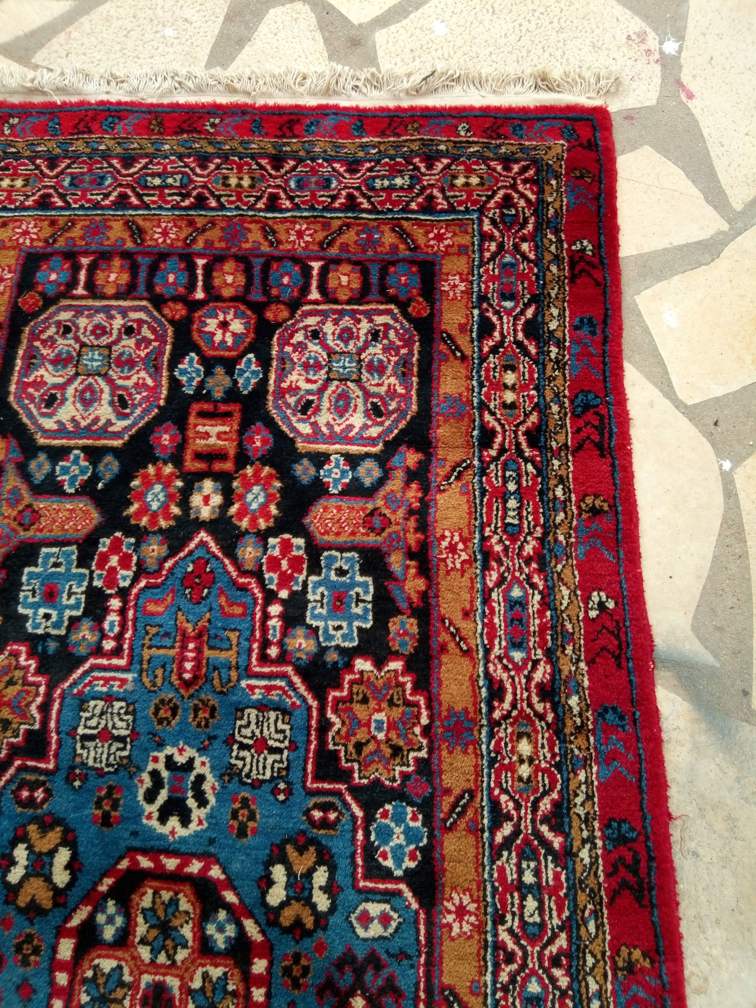 Old oriental rug made hands. 181 x 90cm