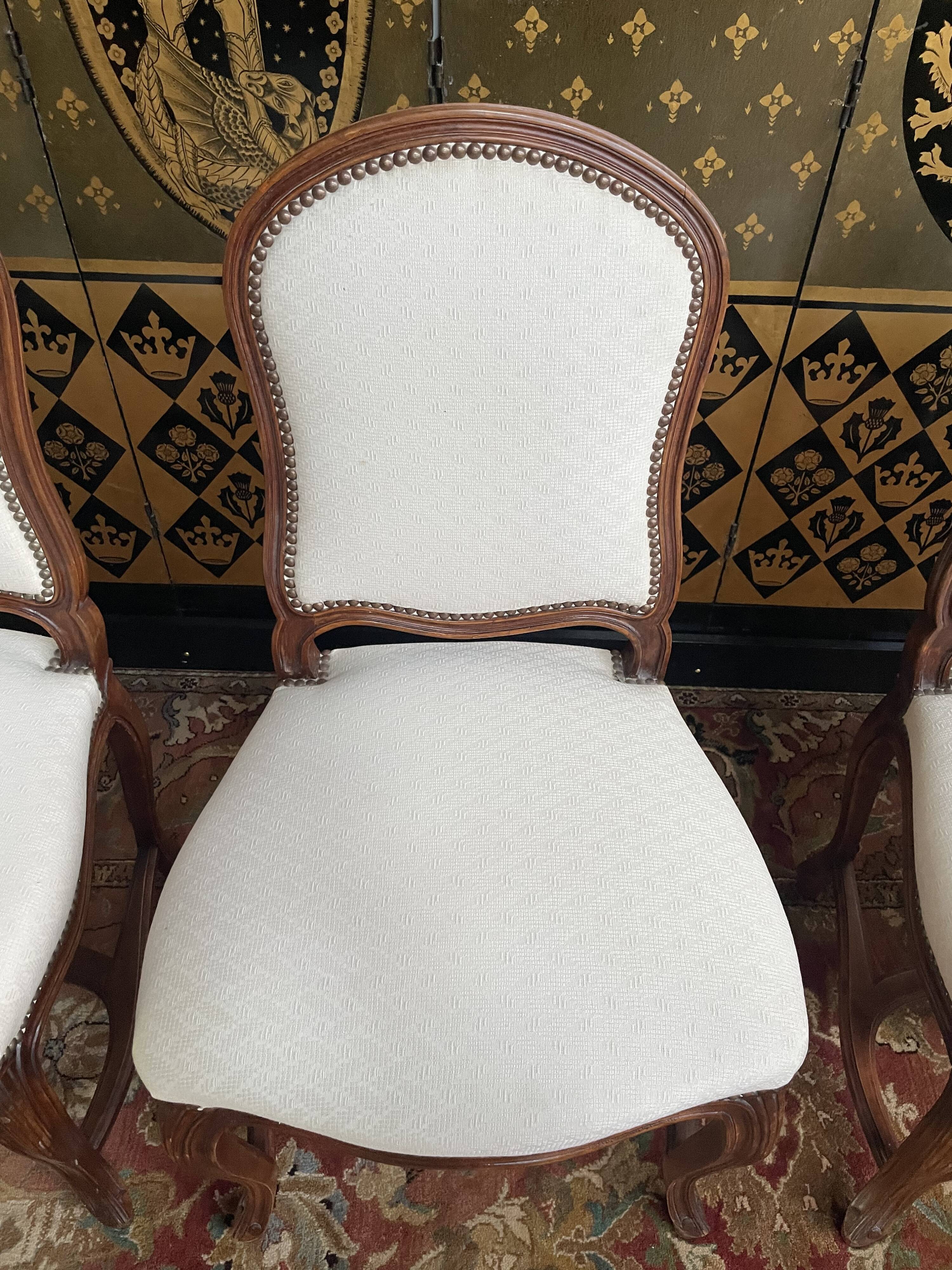 Suite de 4 chaises de style Louis XV