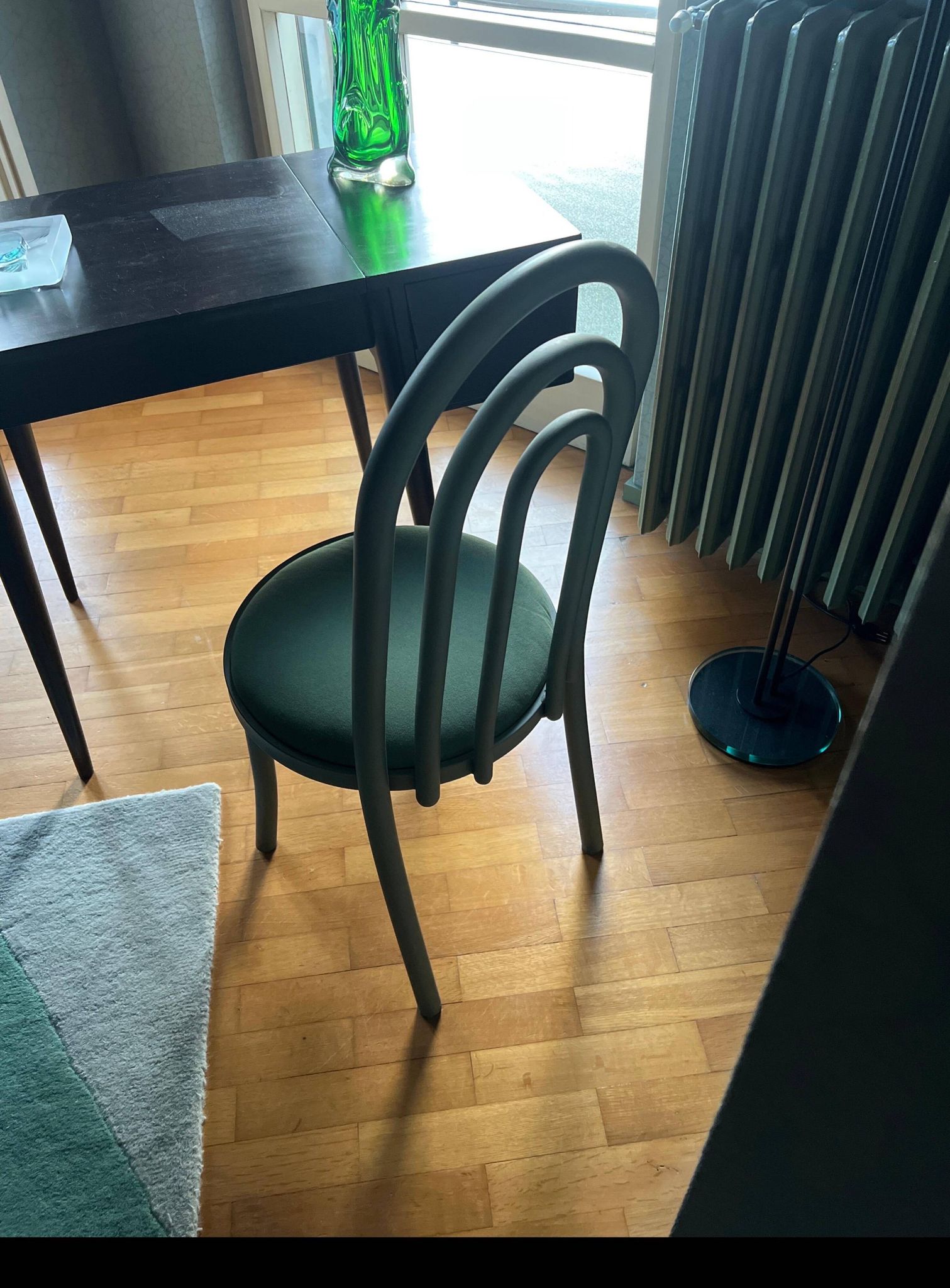 Sculptural "Arches" chair, Italian collectible, Memphis style, decorative dining