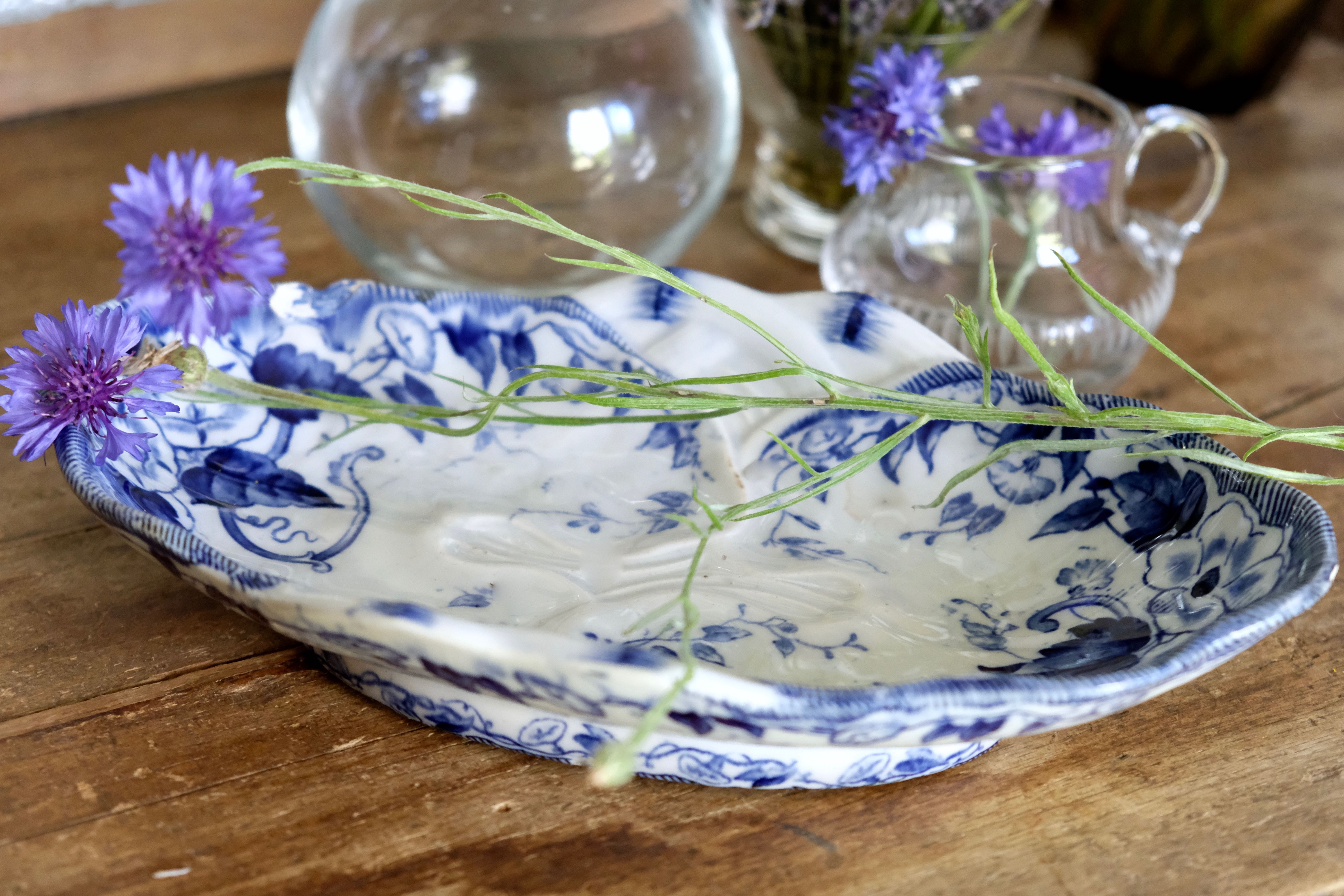 Ravier in porcelain, Ironstone, model Flora, Creil & Montereau XIXth