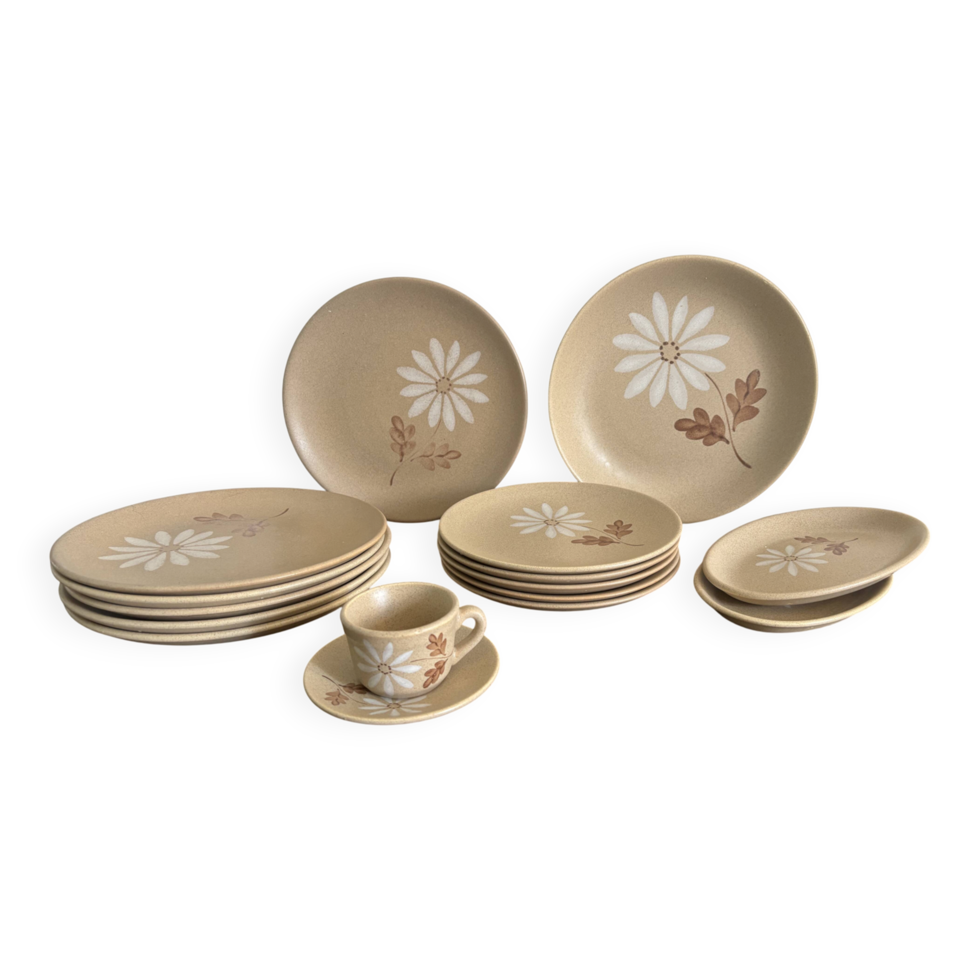 Vintage Autumn tableware from Saint-Amand – 16 pieces