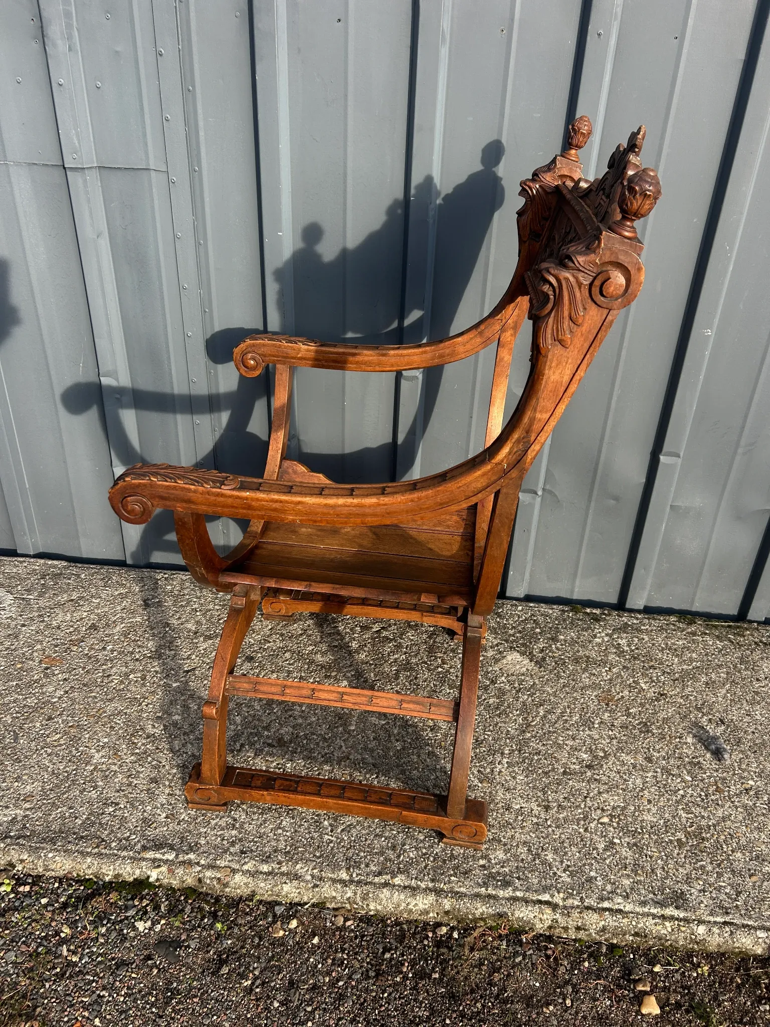 Dagobert armchair, crossed base