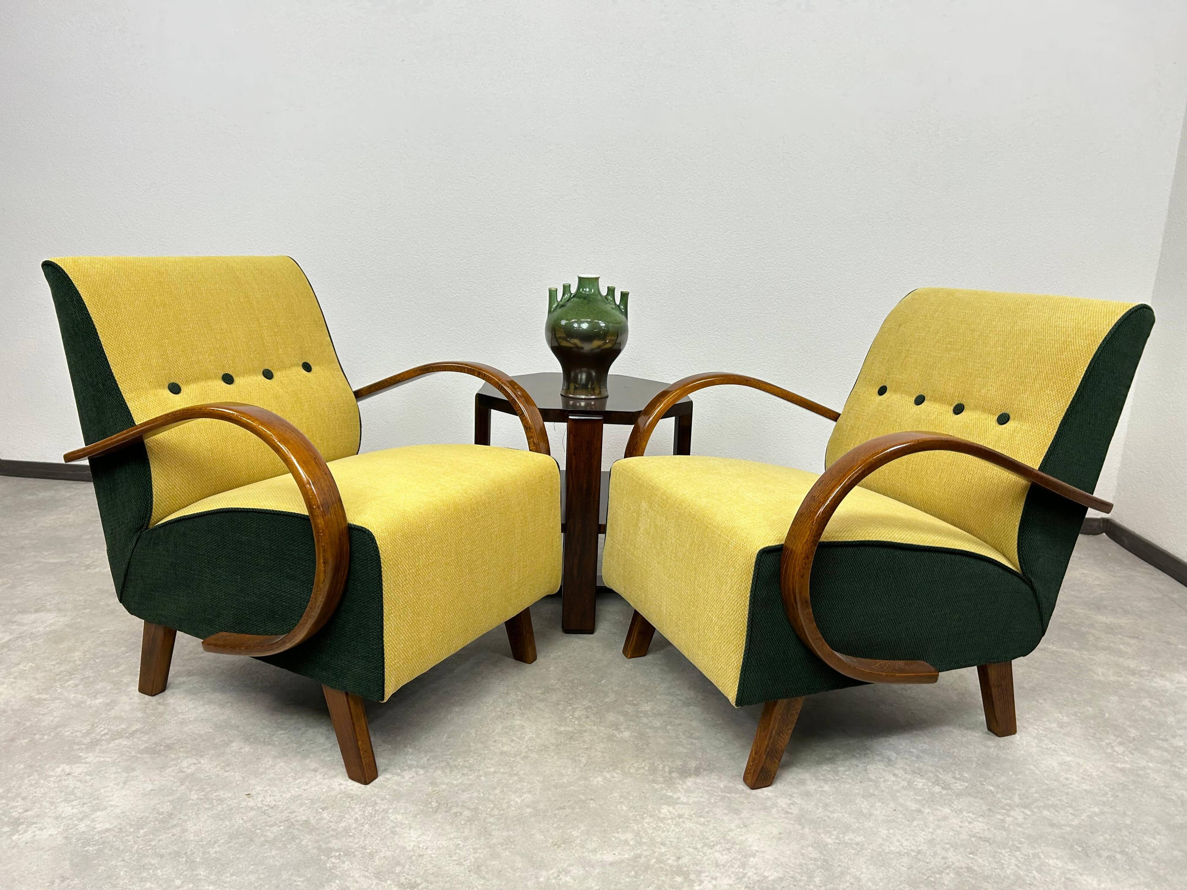 Duocolor armchairs by Jindřich Halabala
