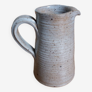 Fontgombault vase pitcher in turned sandstone