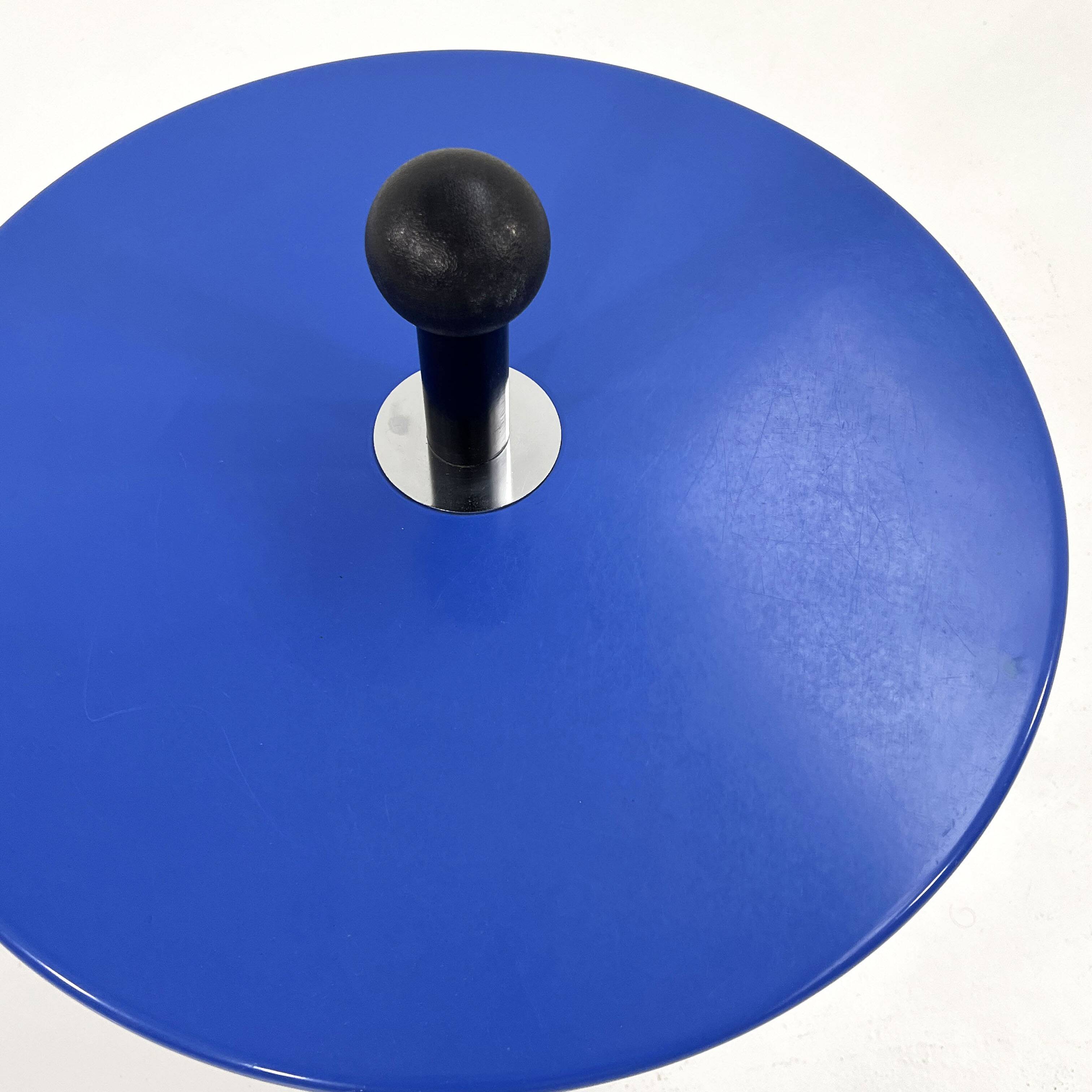 Table d'appoint postmoderne bleu par Ikea, 1980