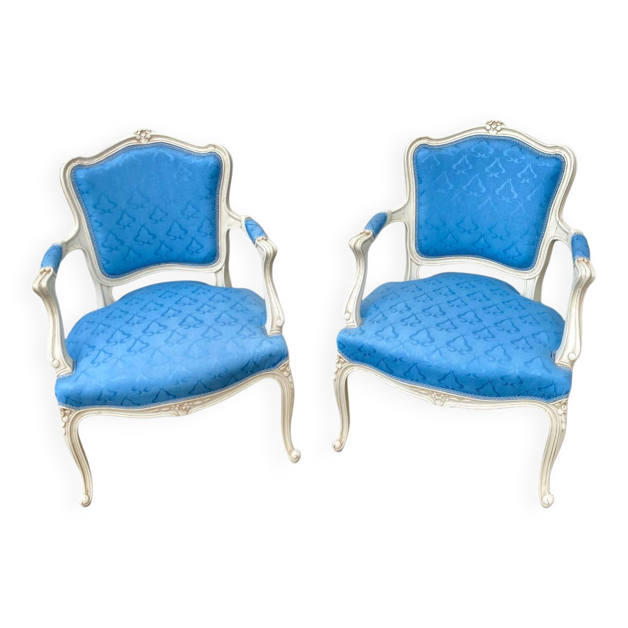 2 blue Louis XV armchairs