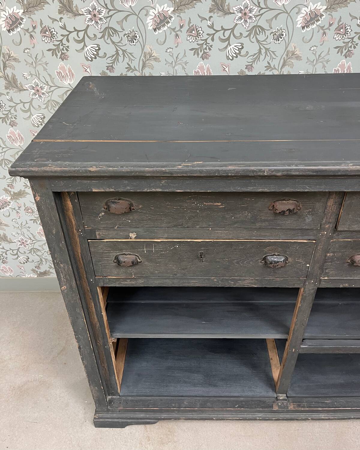 Large patinated trade furniture (renovated)