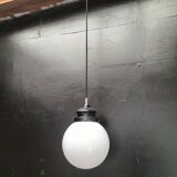Opaline ball suspension