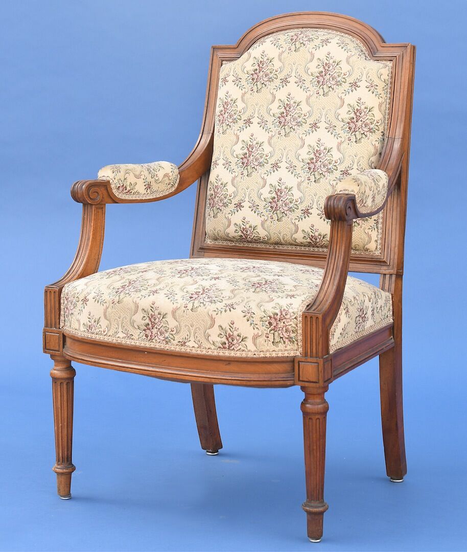 Louis XVI-style convertible chair