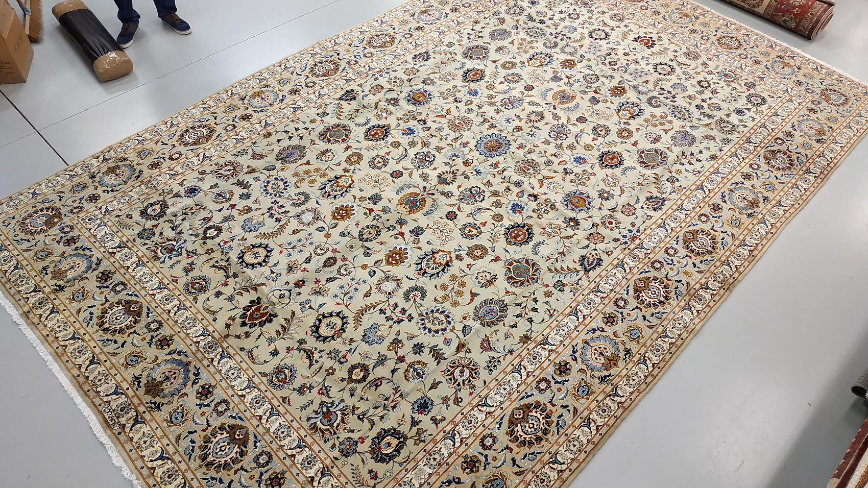 Persian carpet entirely handmade "Keshan"