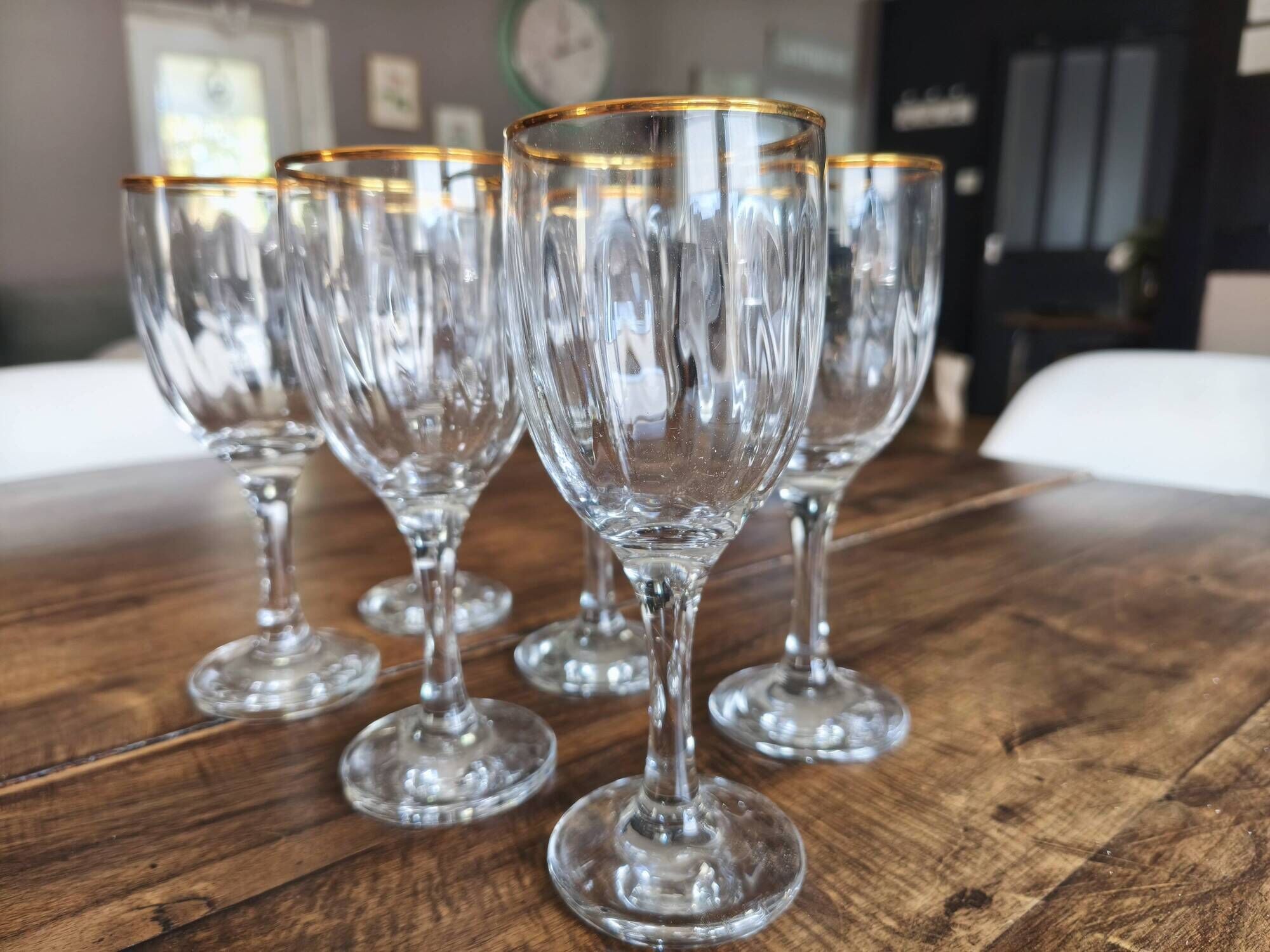 Set of 6 vintage white wine glasses with scrolled rim and gold rim