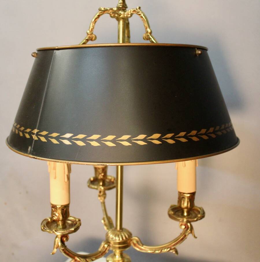 Empire style lamp with three lights