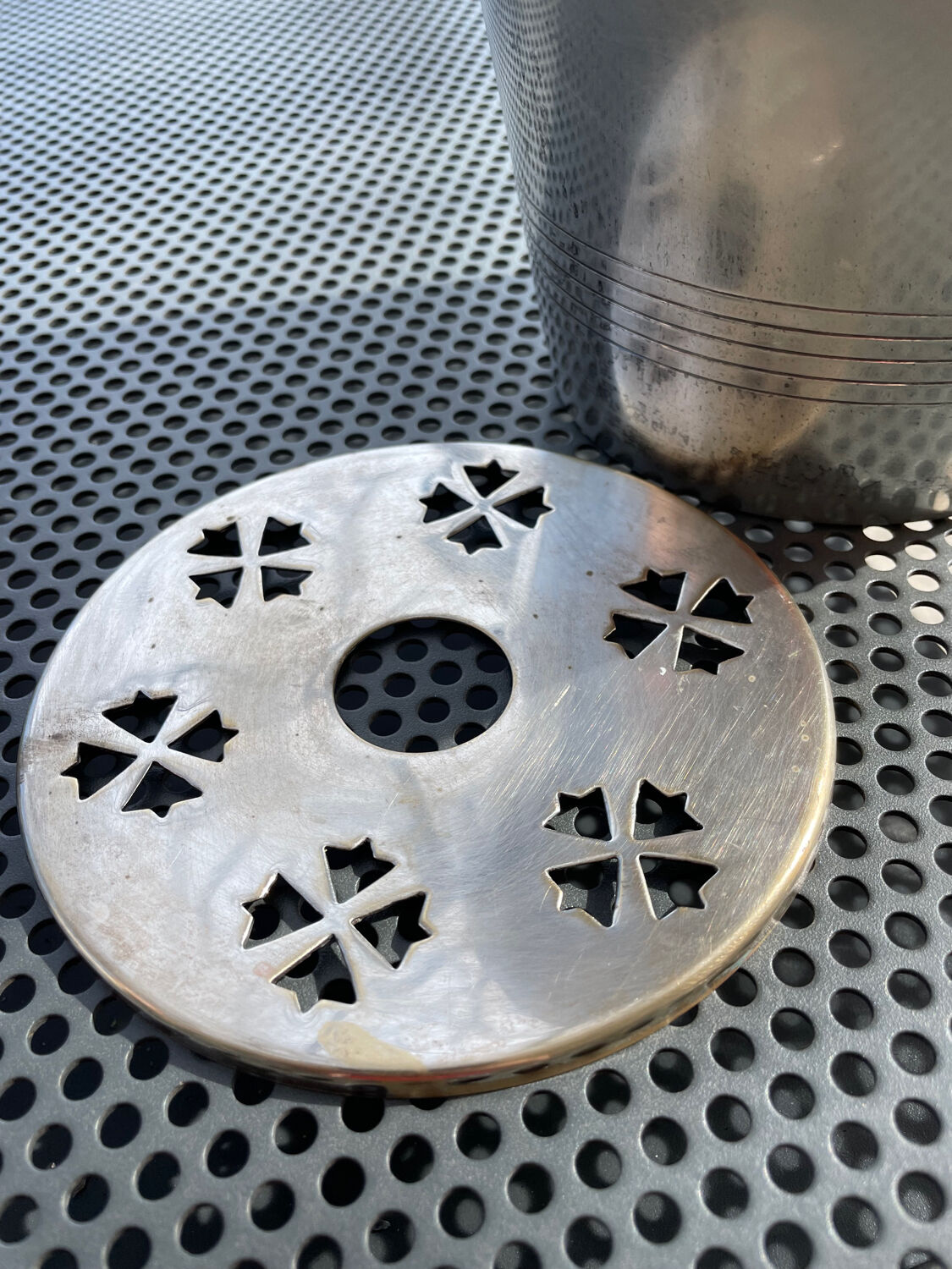 Champagne bucket with its fund