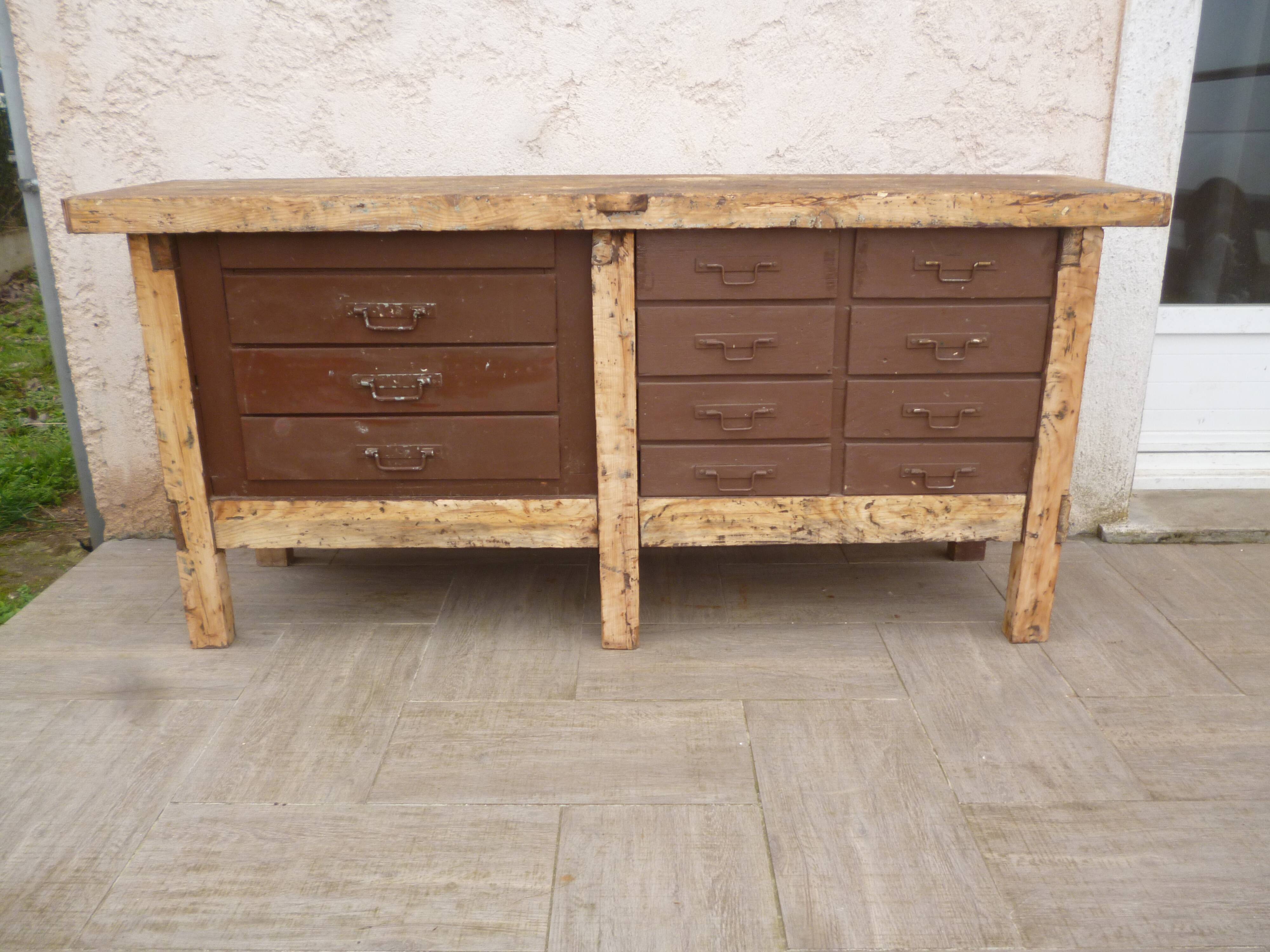 Workbench cabinet with 11 drawers