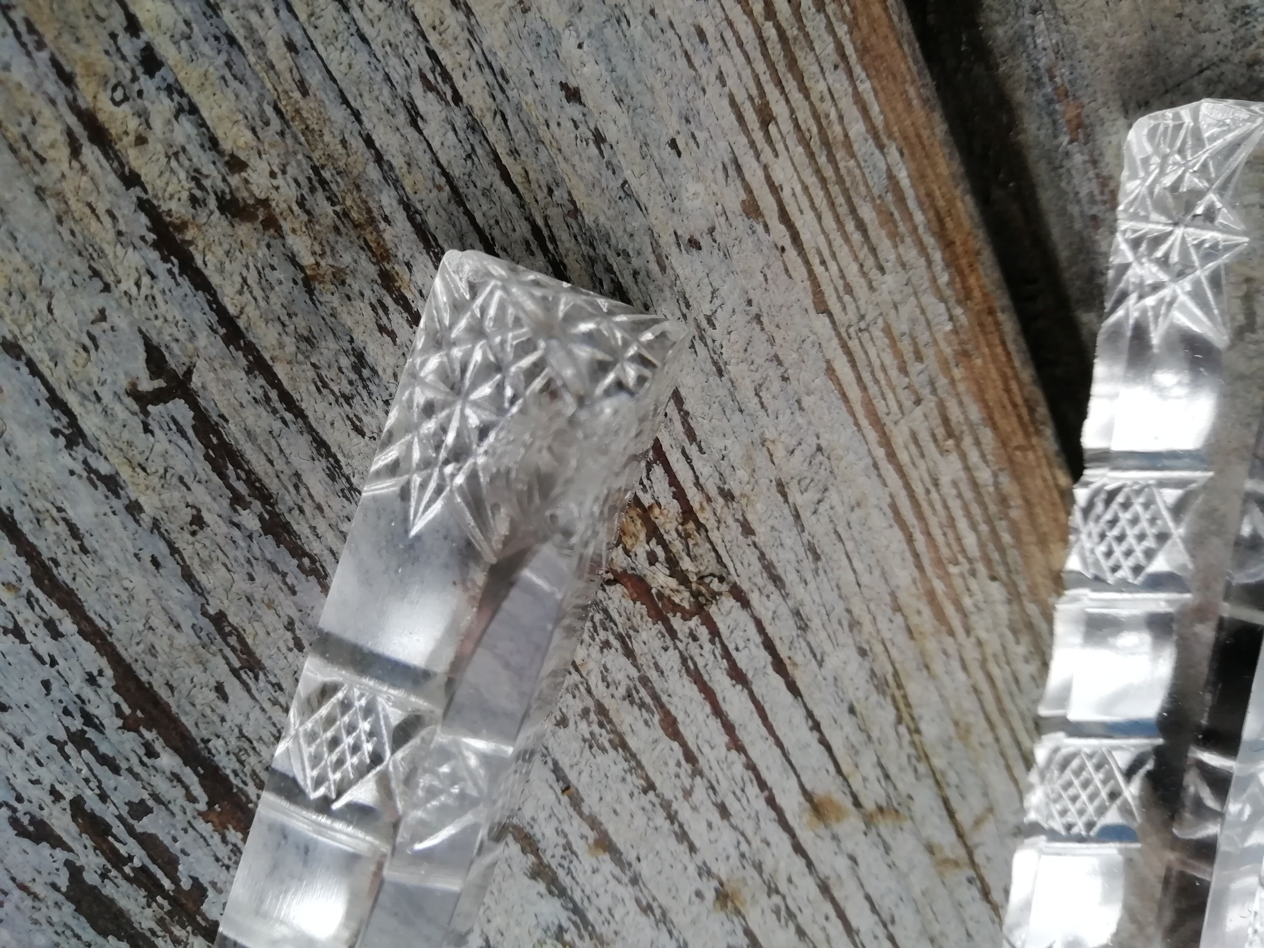 Door chiseled knives Series of 12 chiselled knife holders