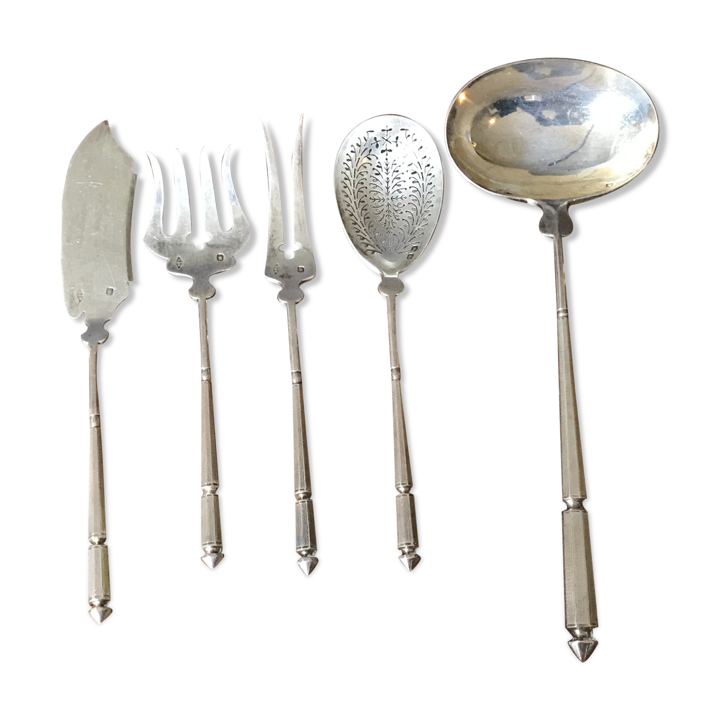 Service to mignardises in massive agent, 5 pieces. Debain hallmark, Alphonse "A goose D"