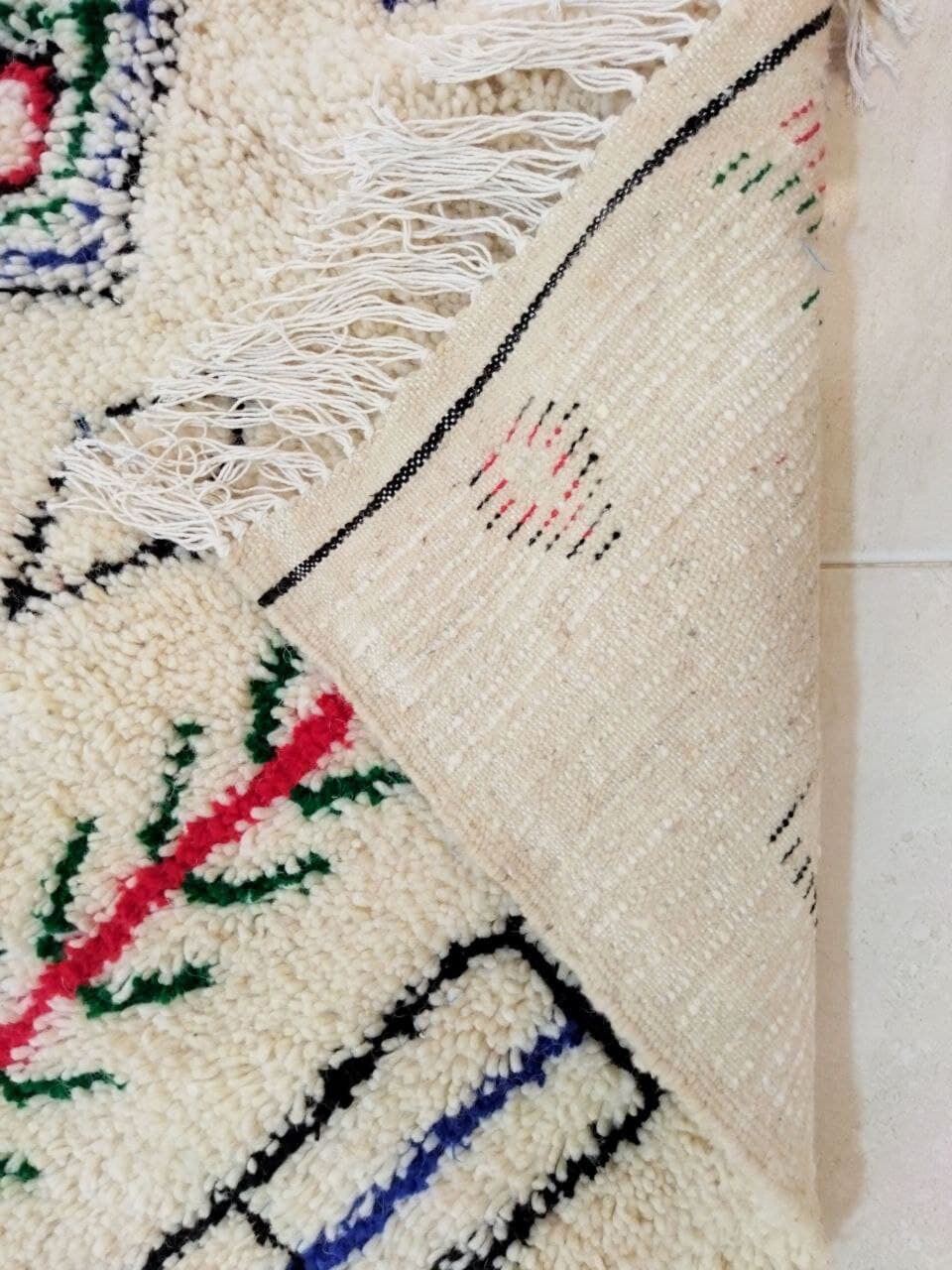Tapis berbère coloré 243 X 153 CM
