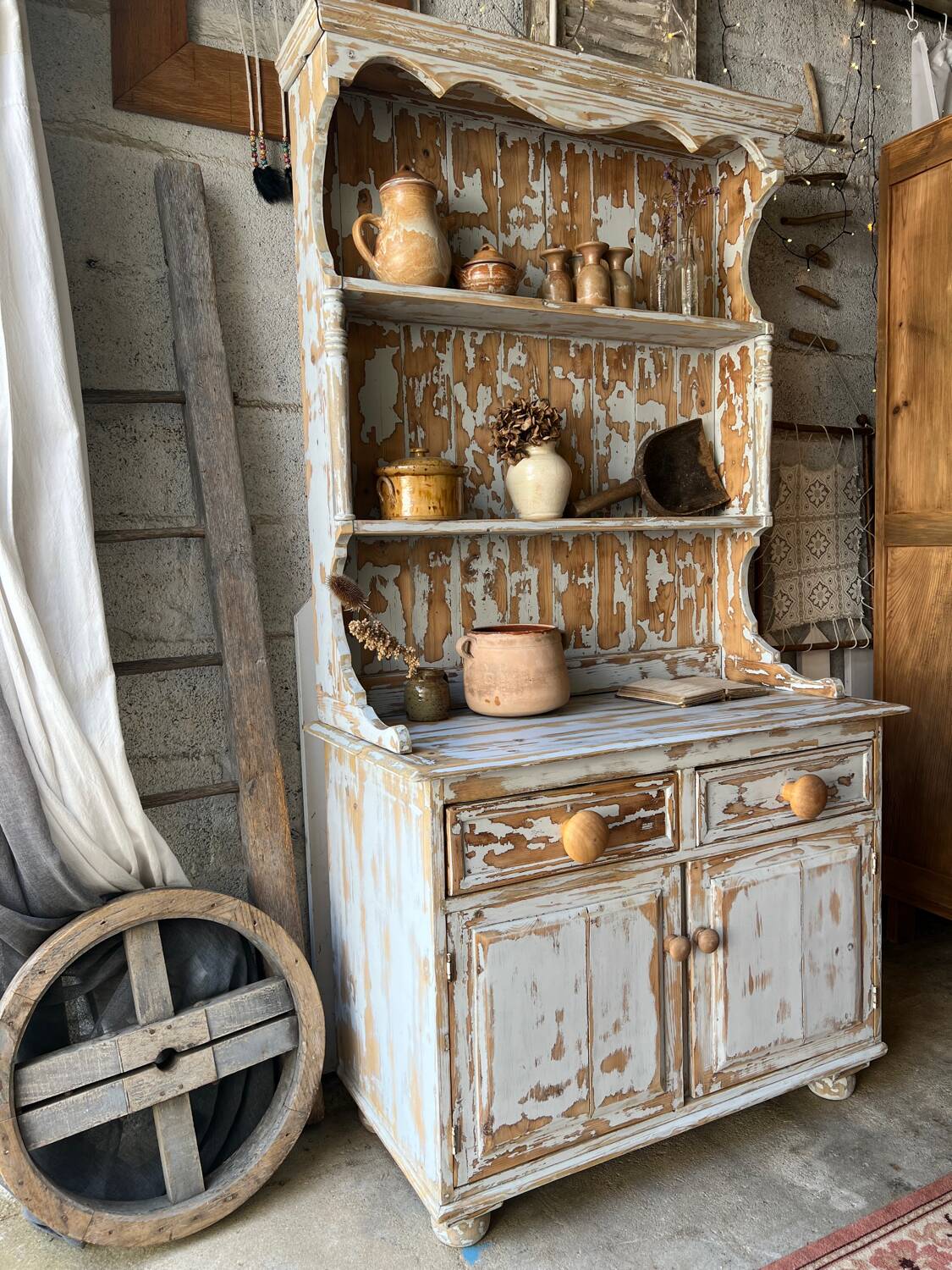 English dresser