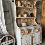 English dresser