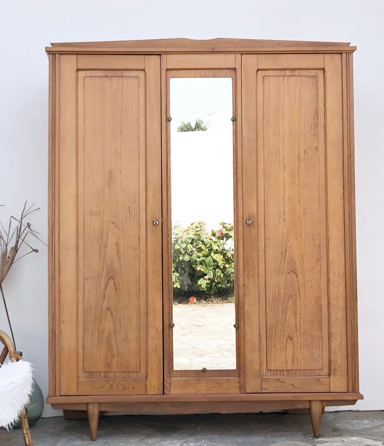 Parisian oak cabinet