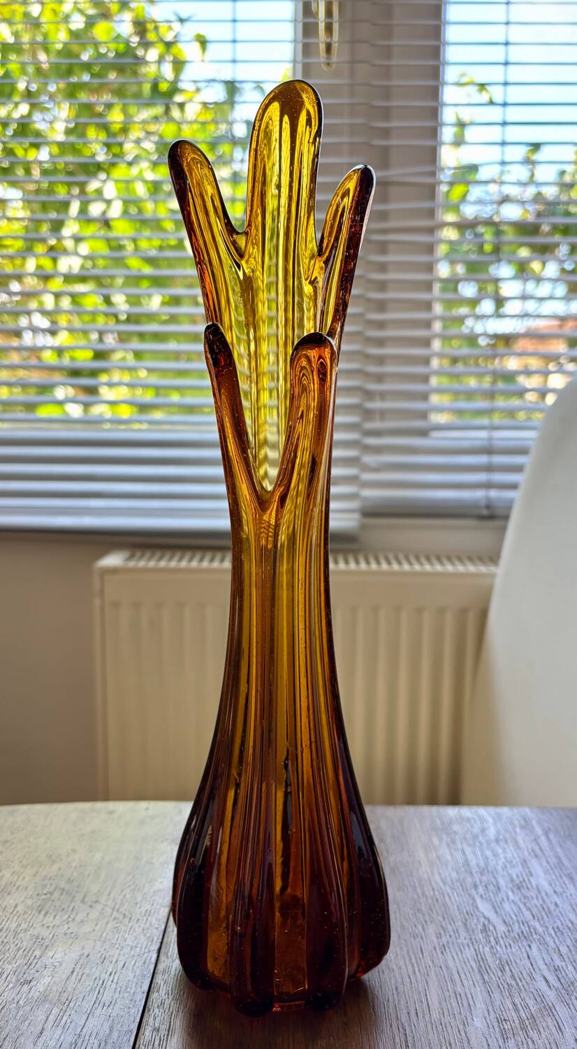 Vase soliflore en verre soufflé ambré vintage