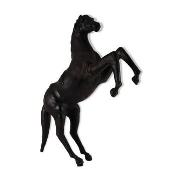 Sculpture de cheval en cuir antique du début du 20e siècle avec des yeux en verre