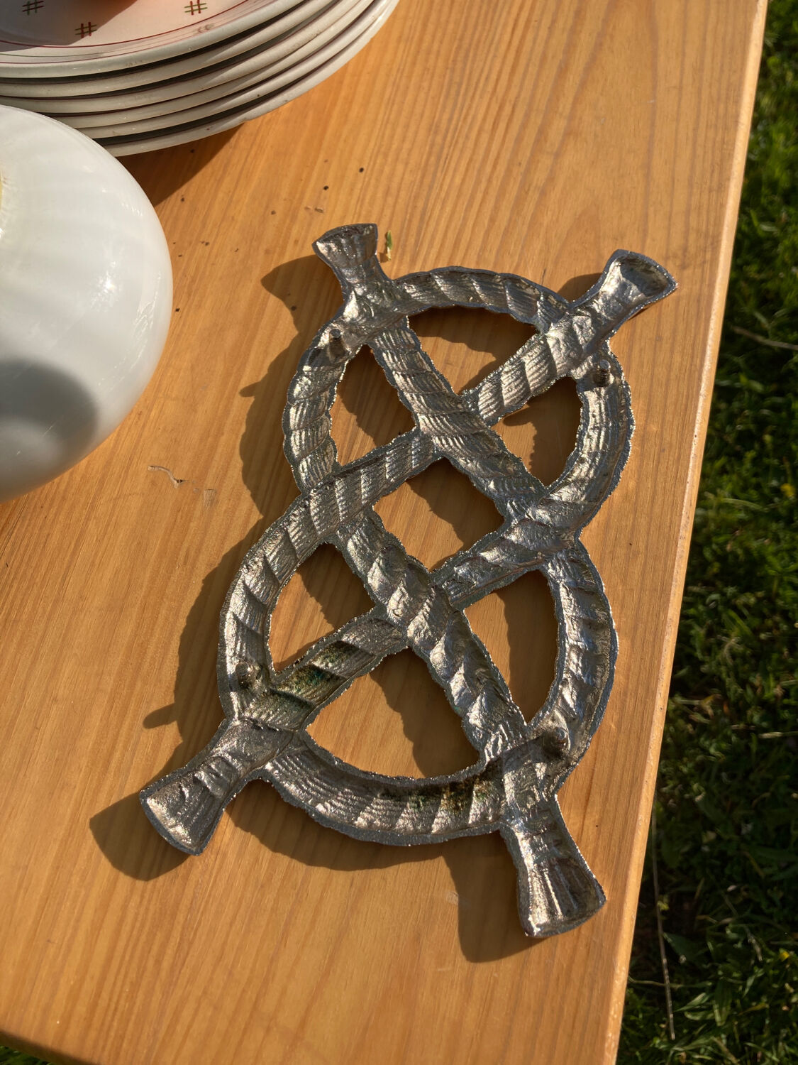 Vintage silver metal rope trivia