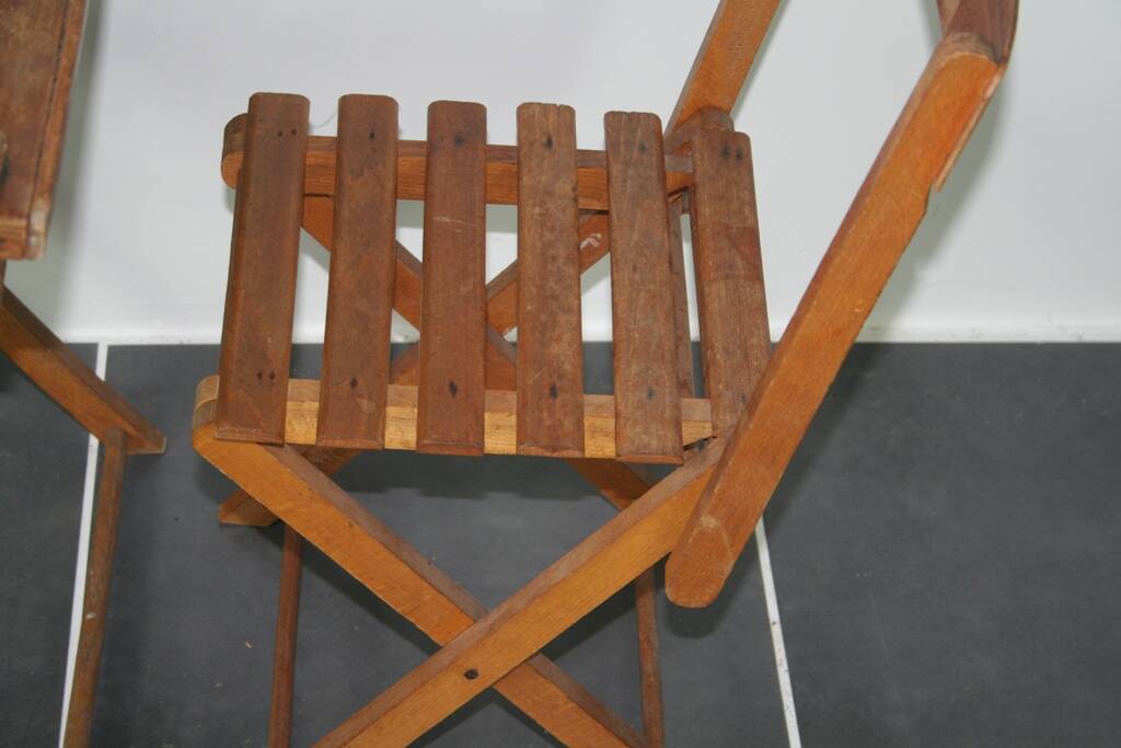 Ensemble bureau pupitre d’enfant et sa chaise pliants