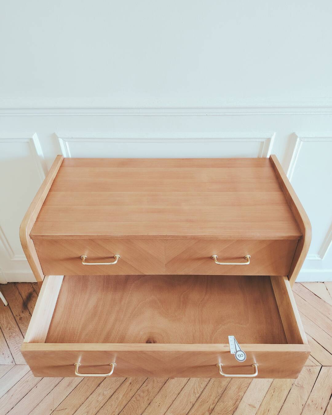 Commode au design scandinave vintage rénovée, années 60