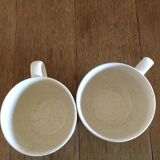 2 tasses anciennes en faïence, motifs fleurs rouges