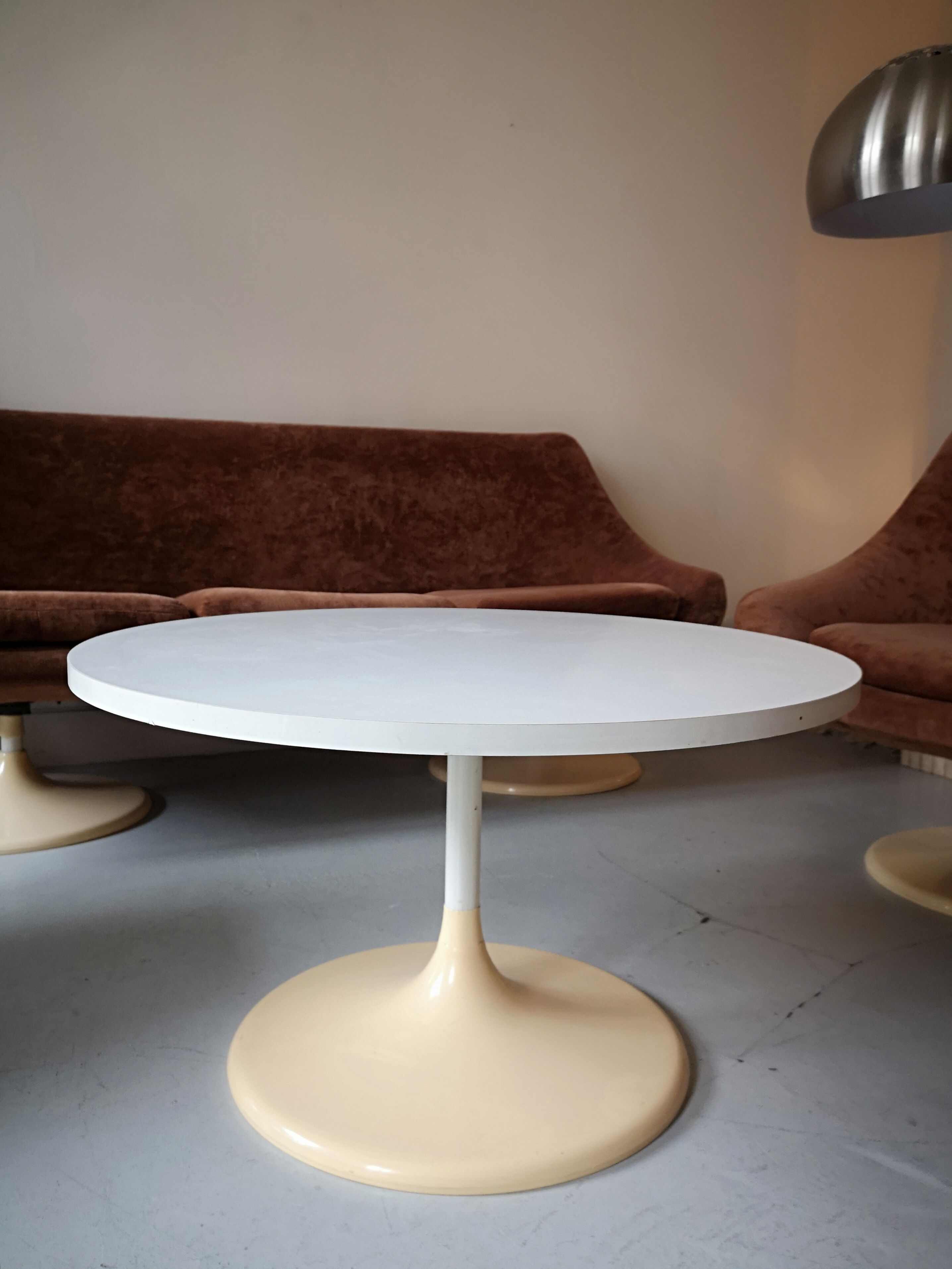 White coffee table and tulip design 1970