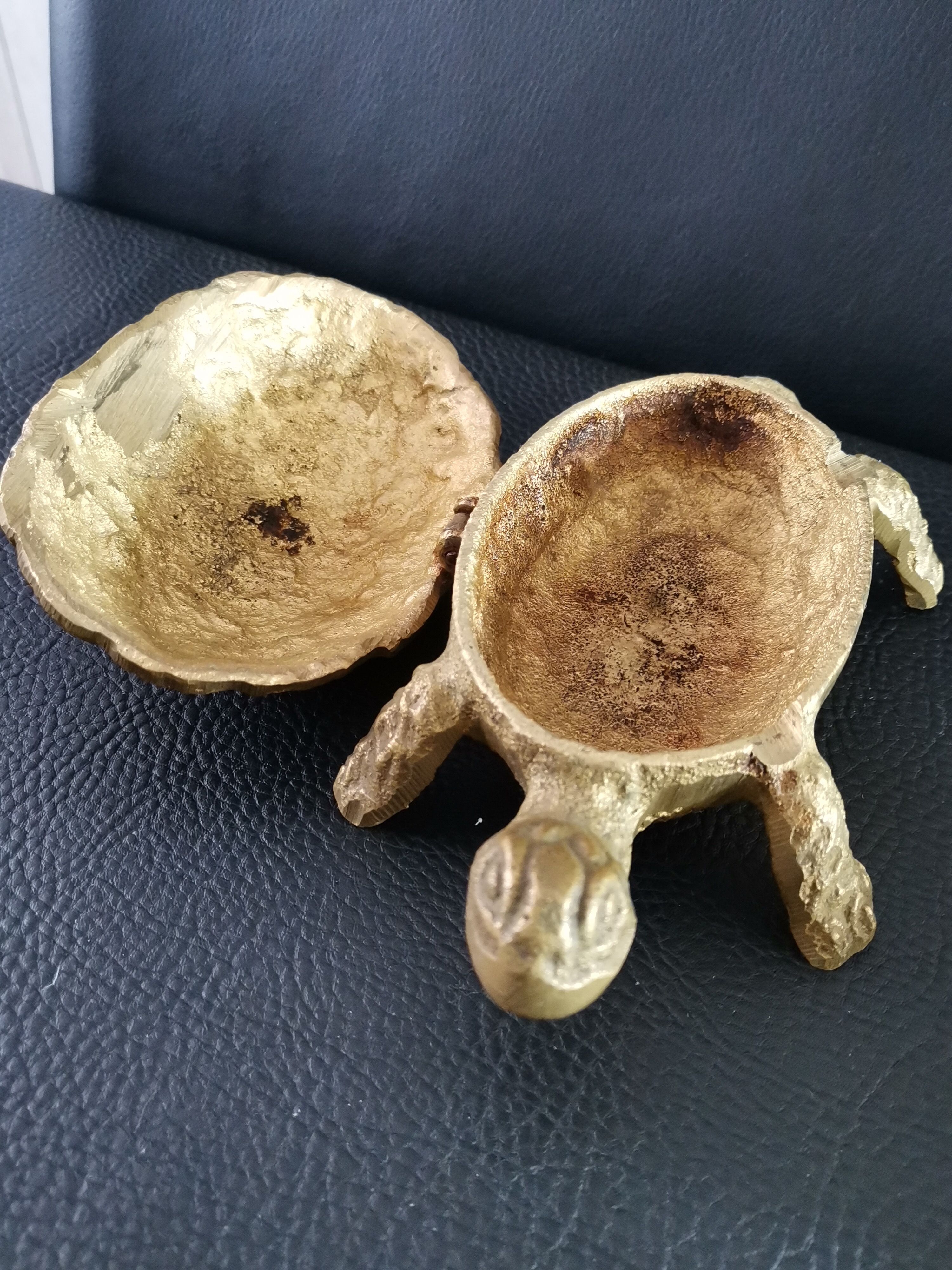 Empty vintage animal bronze pocket