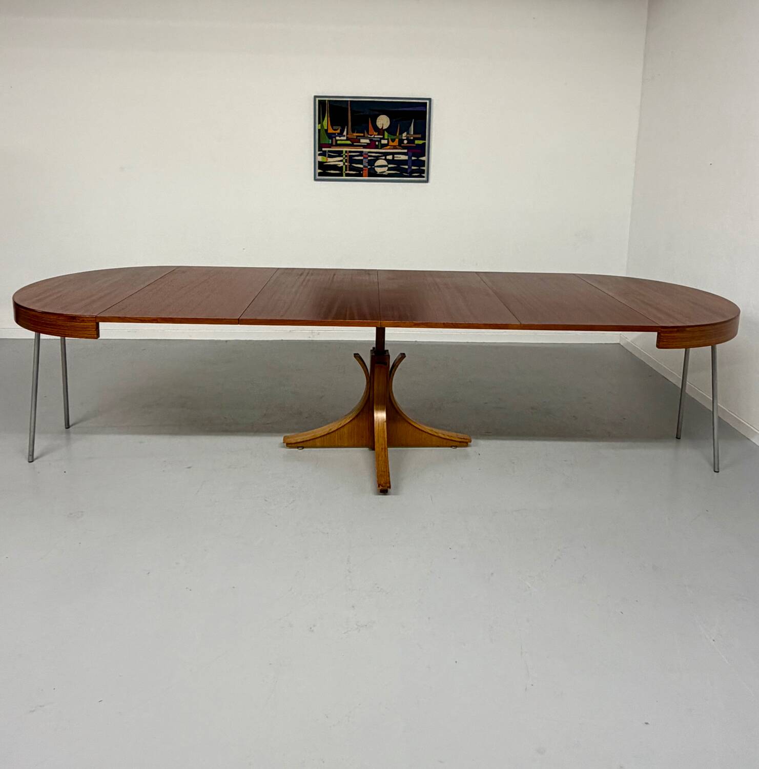 Extendable table with central leg, Italian design by Luigi Bartolini, vintage.