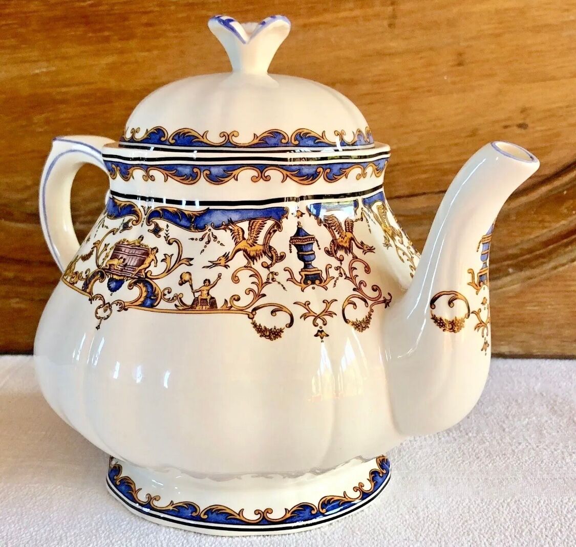 Gien teapot model children at the Dionysus press