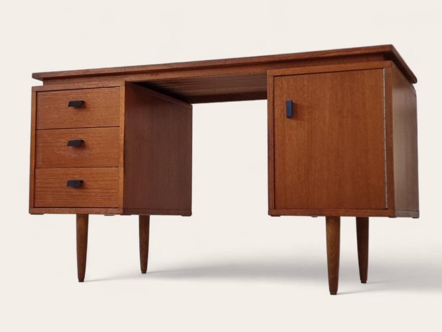 Bureau du milieu du siècle