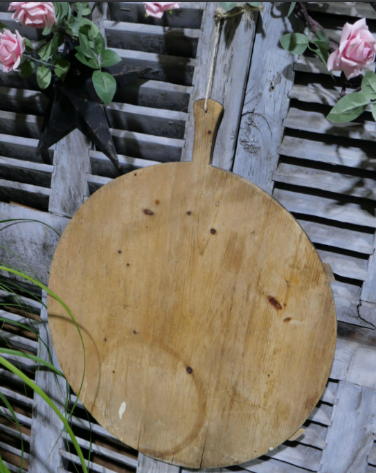 Wooden cutting board