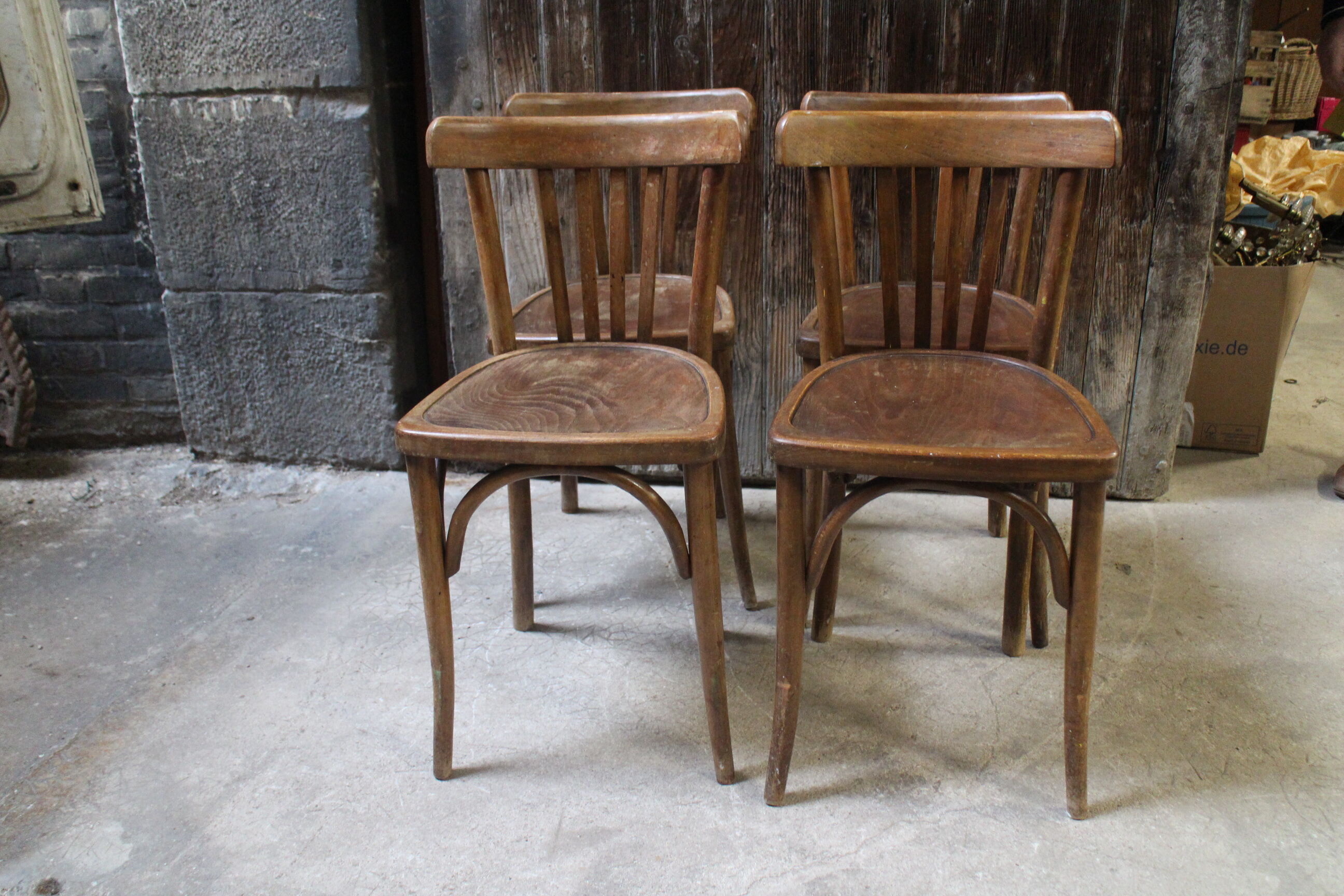 Série de 4 chaises bistrot