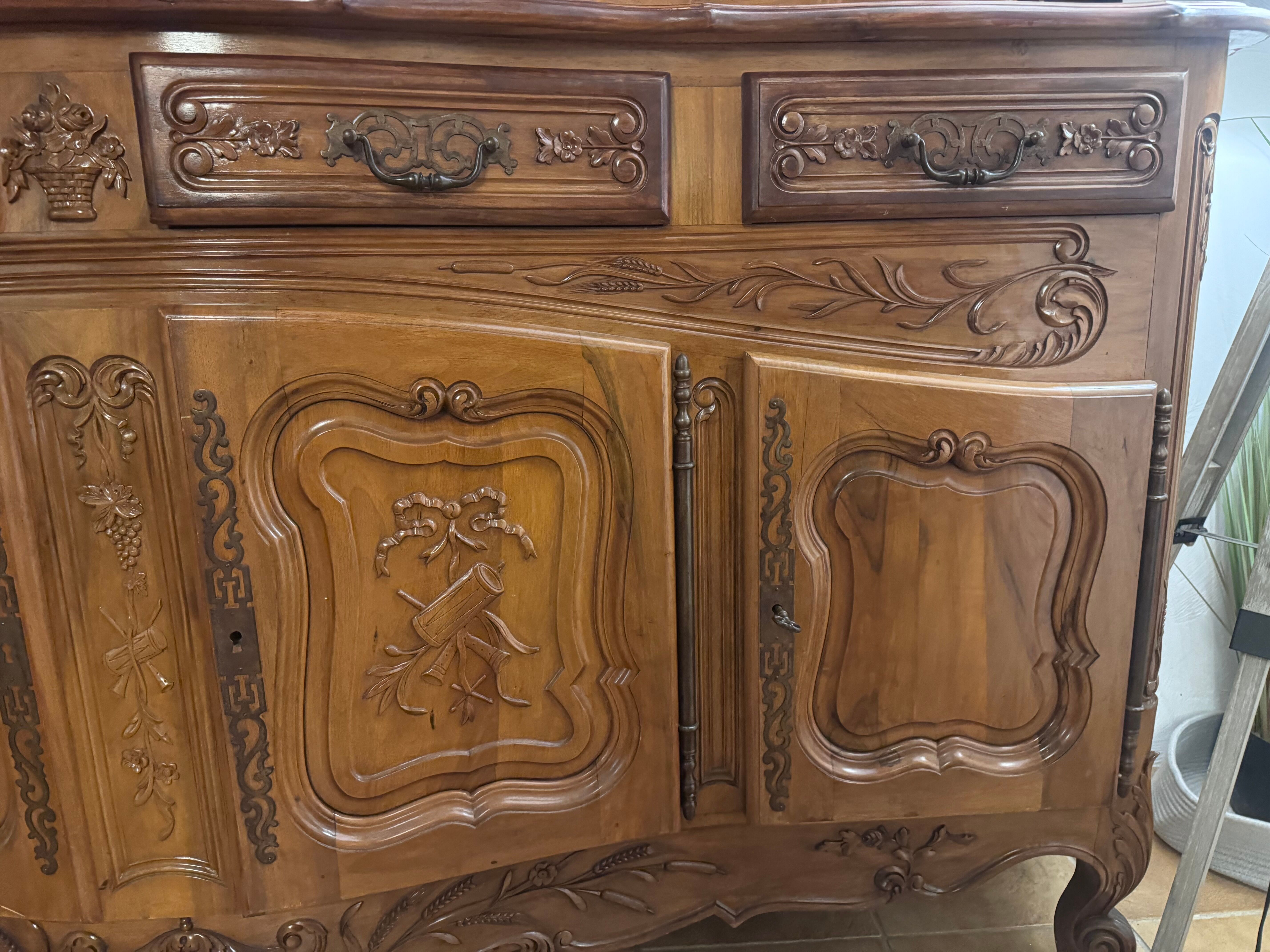 Carved solid walnut sliding buffet – Louis XV style