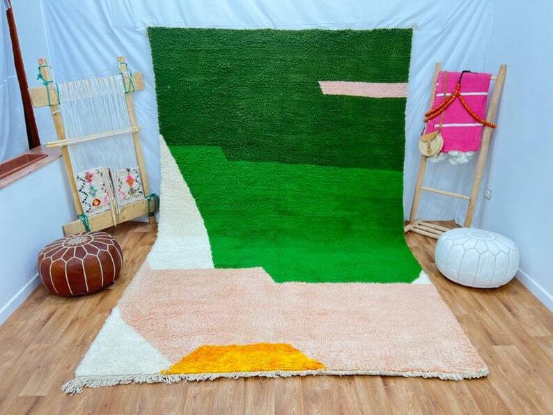 Handwoven natural wool rug, size 150/250 cm.