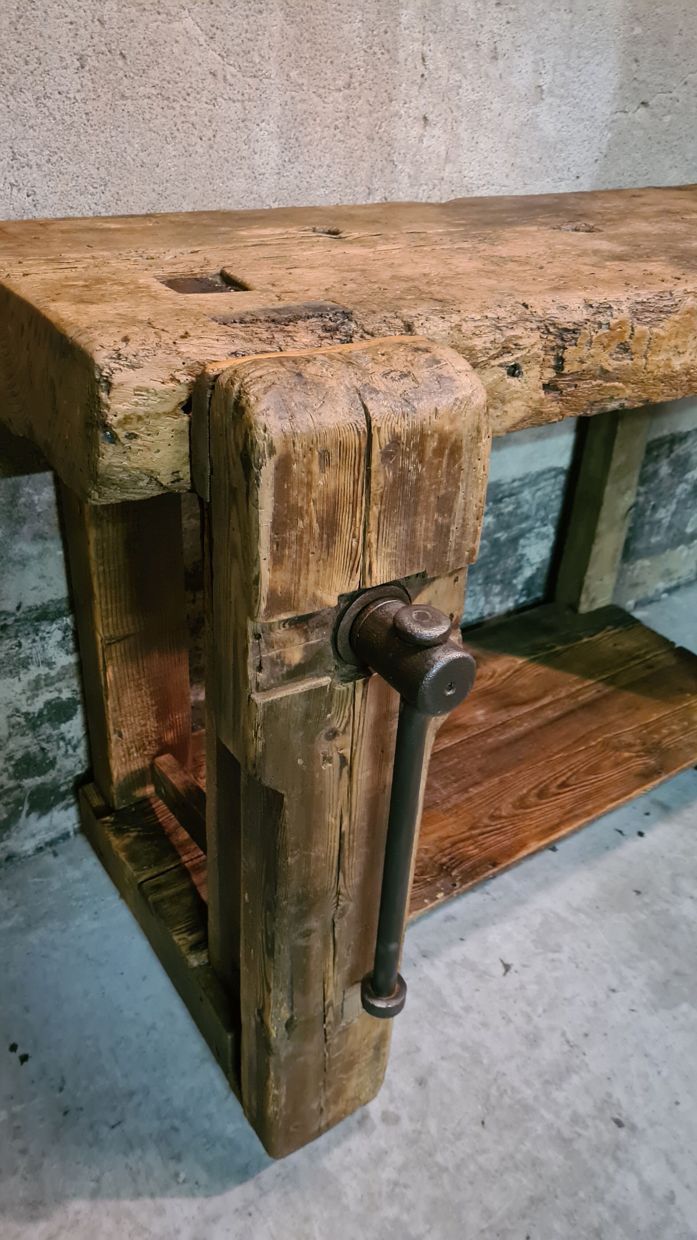 Carpenter's establishment